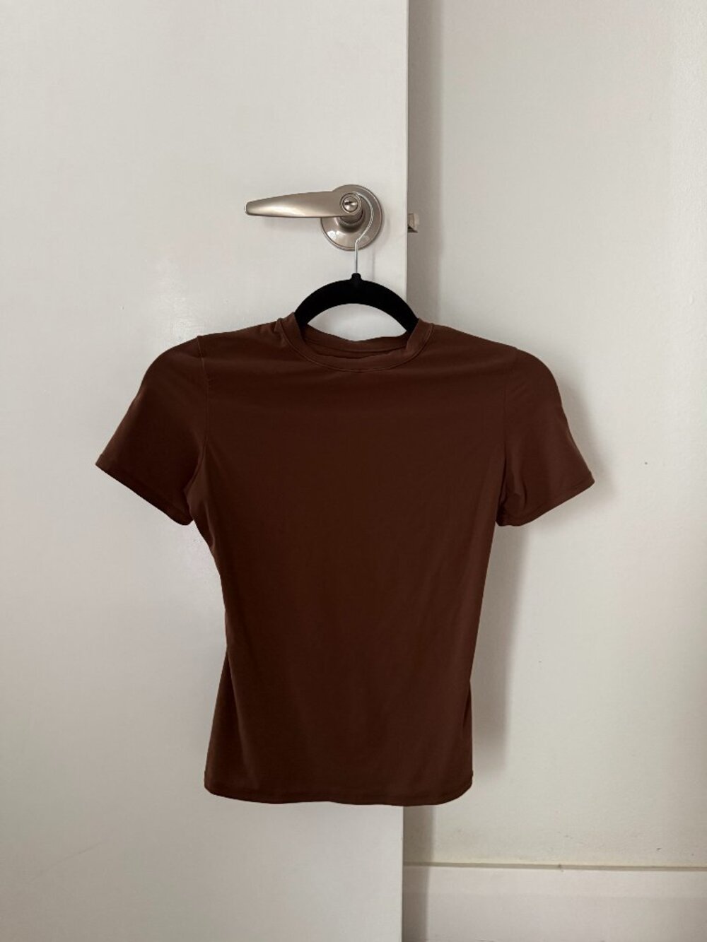 SKIMS FITS EVERYBODY T-SHIRT  COCOA / S - Picture 2 of 3